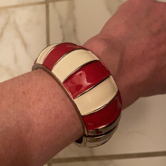 Amrita Singh Red/White Spring Cuff Bracelet - Picture 3 of 3